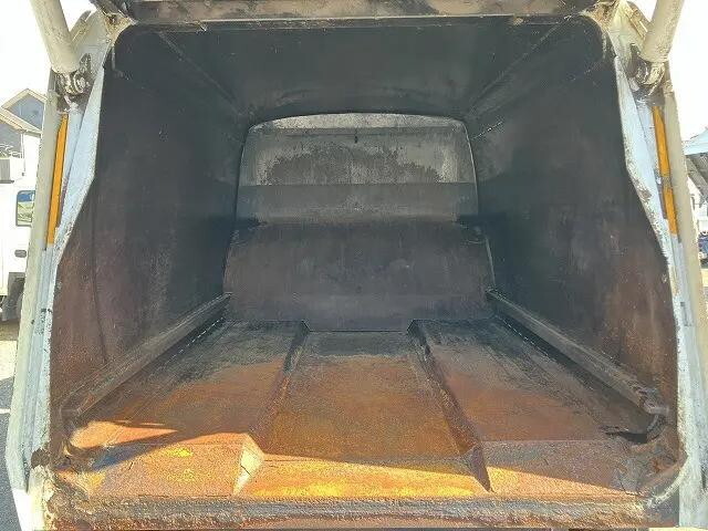 三菱ふそうキャンターパッカー車（塵芥車）小型（2t・3t）[写真10]