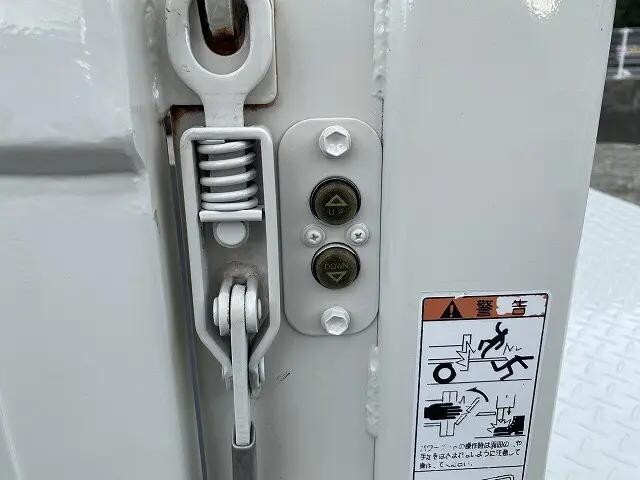 日野デュトロ平ボディ小型（2t・3t）[写真20]