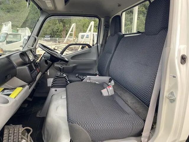 日野デュトロ平ボディ小型（2t・3t）[写真22]