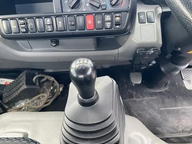 日野デュトロ平ボディ小型（2t・3t）[写真27]