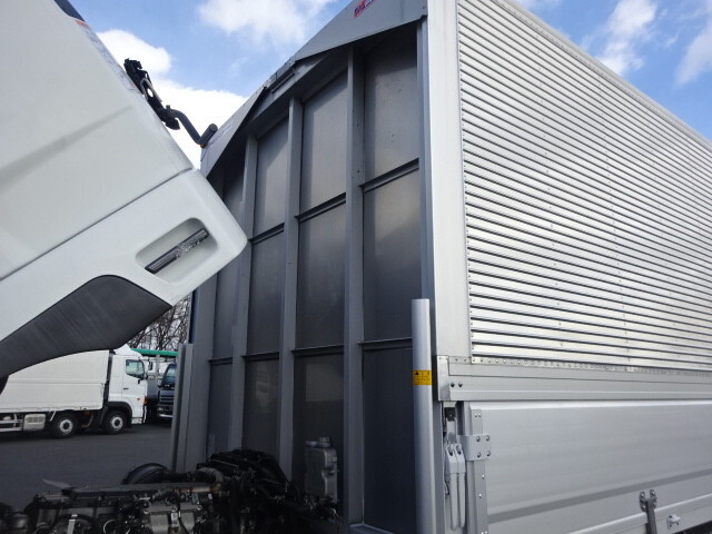 三菱ふそうファイターアルミウイング中型（4t）[写真19]