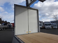 三菱ふそうファイターアルミウイング中型（4t）[写真40]