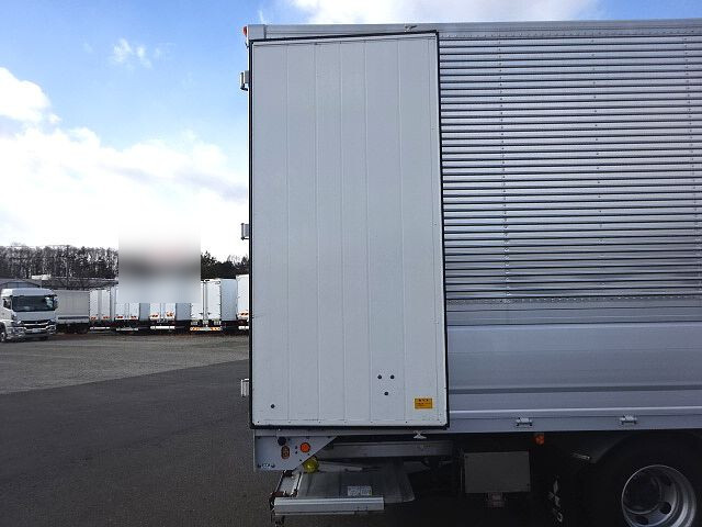 三菱ふそうファイターアルミウイング中型（4t）[写真09]