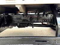 いすゞエルフ平ボディ小型（2t・3t）[写真17]