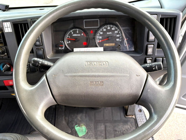 いすゞエルフ平ボディ小型（2t・3t）[写真32]