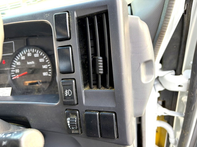 いすゞエルフ平ボディ小型（2t・3t）[写真36]