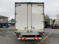 いすゞフォワードアルミウイング中型（4t）[写真12]