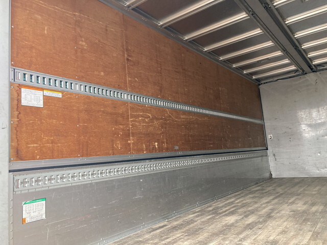 いすゞフォワードアルミウイング中型（4t）[写真16]