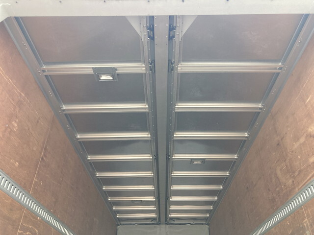 いすゞフォワードアルミウイング中型（4t）[写真17]