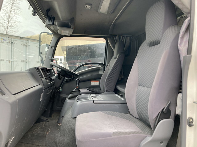 いすゞフォワードアルミウイング中型（4t）[写真29]