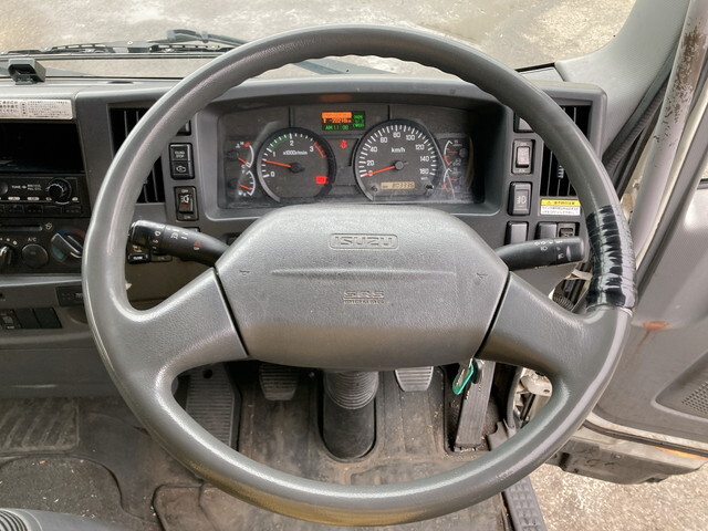 いすゞフォワードアルミウイング中型（4t）[写真33]