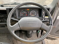 いすゞフォワードアルミウイング中型（4t）[写真34]