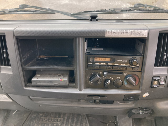 いすゞフォワードアルミウイング中型（4t）[写真35]