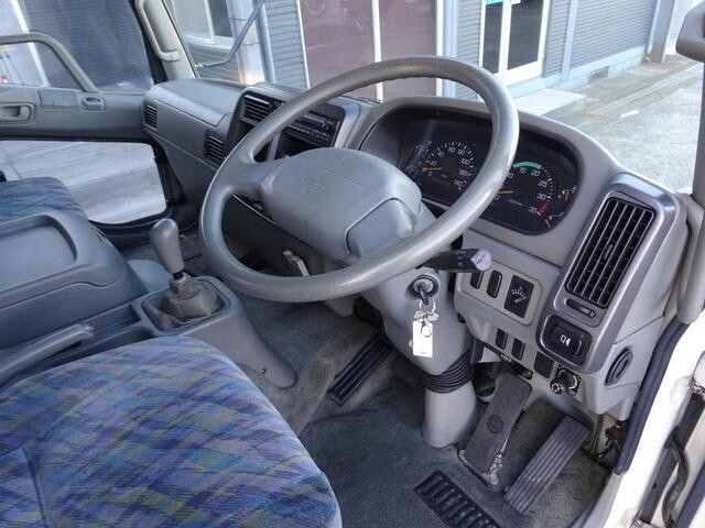 三菱ふそうファイター家畜運搬車中型（4t）[写真29]