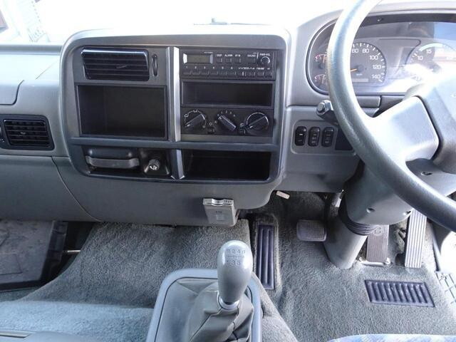 三菱ふそうファイター家畜運搬車中型（4t）[写真31]