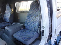 三菱ふそうファイター家畜運搬車中型（4t）[写真37]