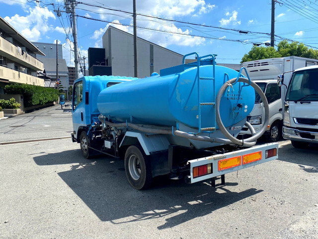 いすゞエルフ散水車小型（2t・3t）[写真02]