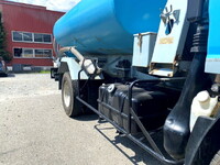 いすゞエルフ散水車小型（2t・3t）[写真08]