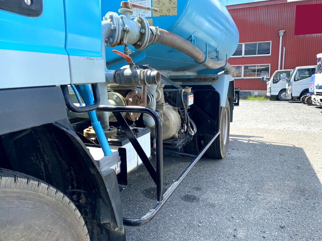 いすゞエルフ散水車小型（2t・3t）[写真08]