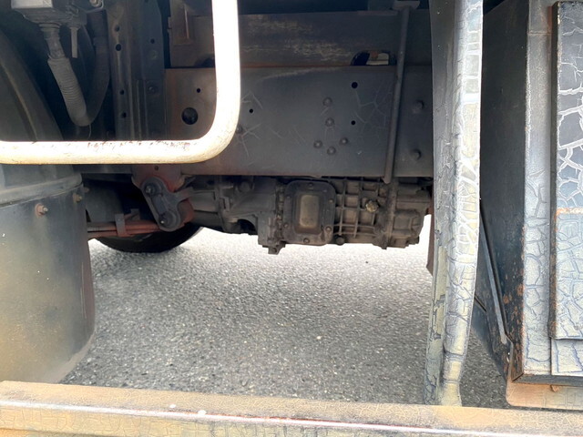 三菱ふそうファイター平ボディ中型（4t）[写真16]