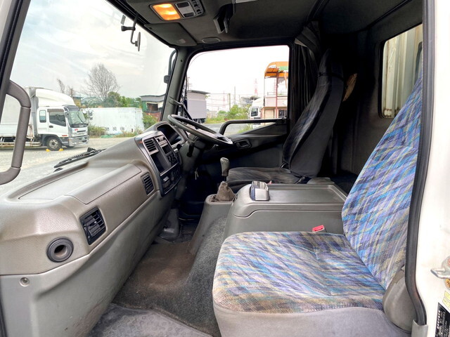三菱ふそうファイター平ボディ中型（4t）[写真31]