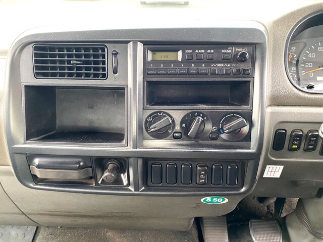 三菱ふそうファイター平ボディ中型（4t）[写真35]