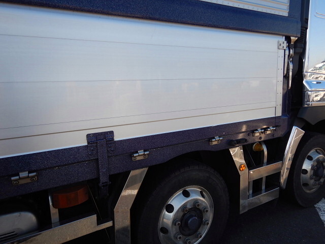 日野プロフィアアルミウイング大型（10t）[写真30]