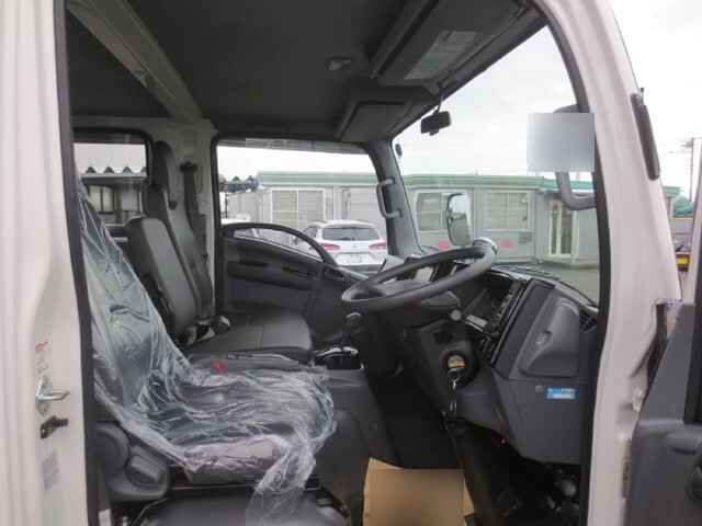 いすゞエルフダブルキャブ（Wキャブ）小型（2t・3t）[写真12]
