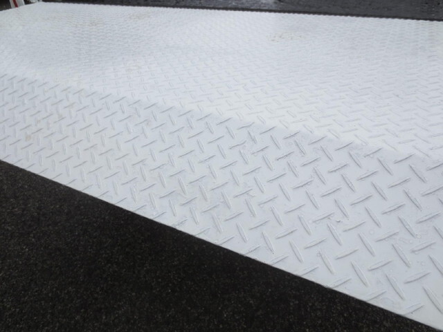 いすゞエルフダブルキャブ（Wキャブ）小型（2t・3t）[写真22]