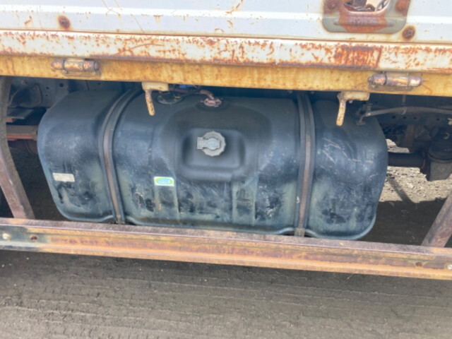 いすゞエルフ平ボディ小型（2t・3t）[写真15]