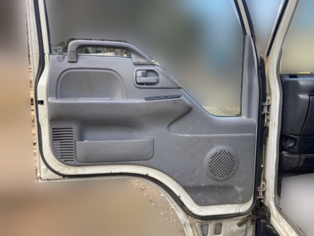 いすゞエルフ平ボディ小型（2t・3t）[写真26]