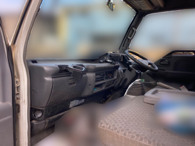 いすゞエルフ平ボディ小型（2t・3t）[写真28]