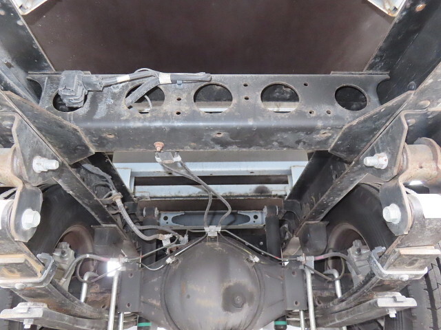 日野デュトロ平ボディ小型（2t・3t）[写真11]