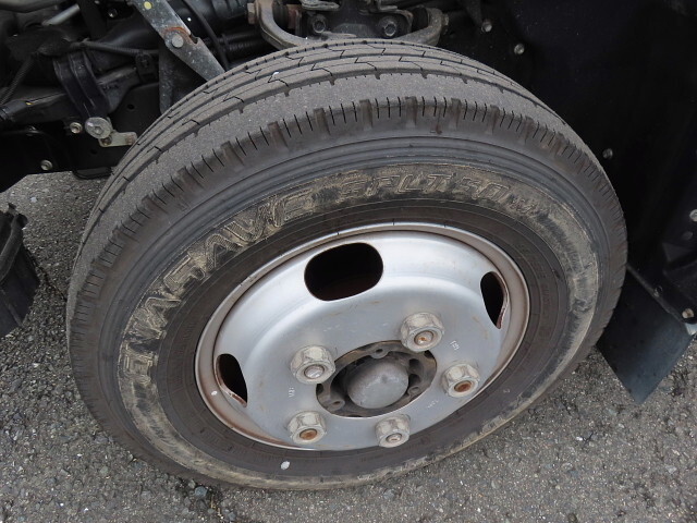 日野デュトロ平ボディ小型（2t・3t）[写真13]