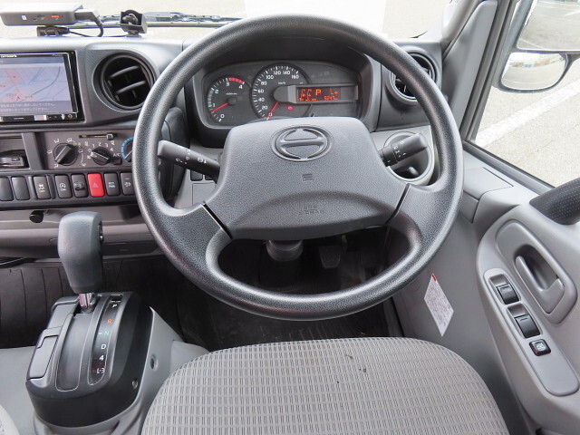 日野デュトロ平ボディ小型（2t・3t）[写真21]