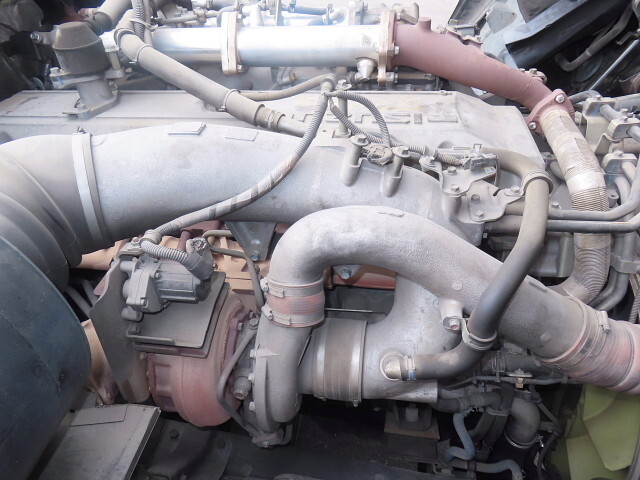 いすゞギガトレーラーヘッド（トラクターヘッド）大型（10t）[写真12]