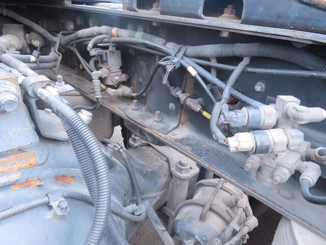 いすゞギガトレーラーヘッド（トラクターヘッド）大型（10t）[写真21]