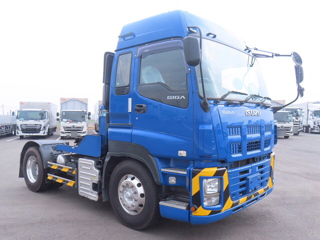 いすゞギガトレーラーヘッド（トラクターヘッド）大型（10t）[写真03]