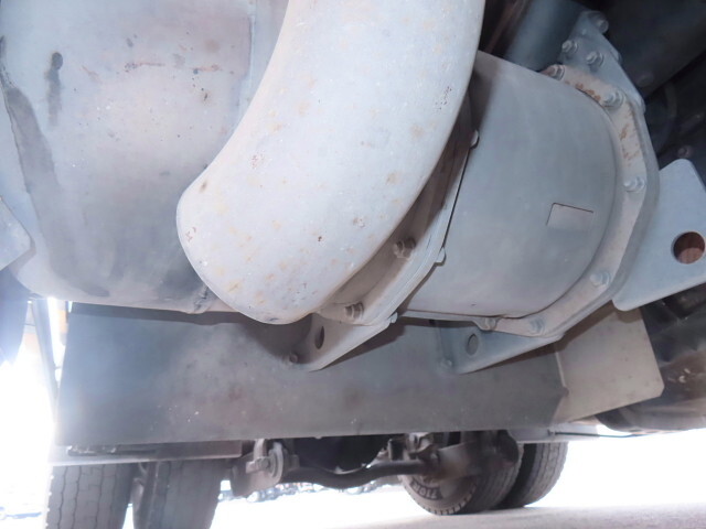 いすゞギガトレーラーヘッド（トラクターヘッド）大型（10t）[写真09]