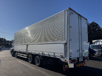 UDトラックスクオンアルミウイング大型（10t）[写真05]