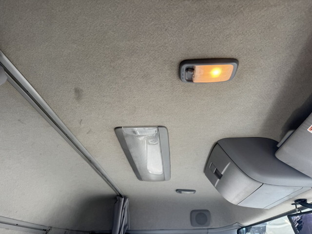 UDトラックスクオンアルミウイング大型（10t）[写真07]