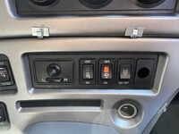 UDトラックスクオンアルミウイング大型（10t）[写真10]