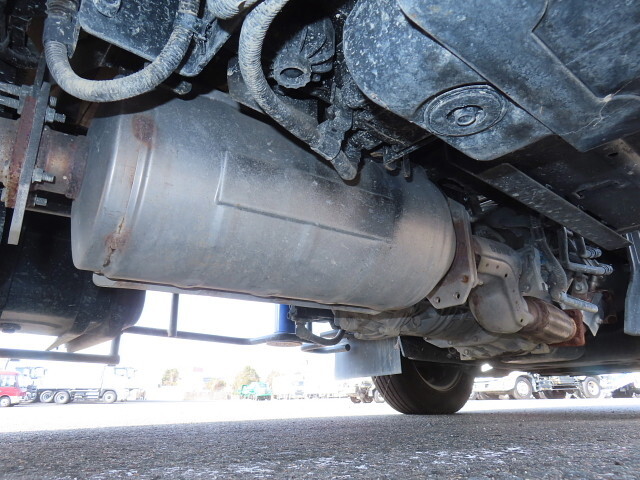 いすゞエルフクレーン3段小型（2t・3t）[写真17]