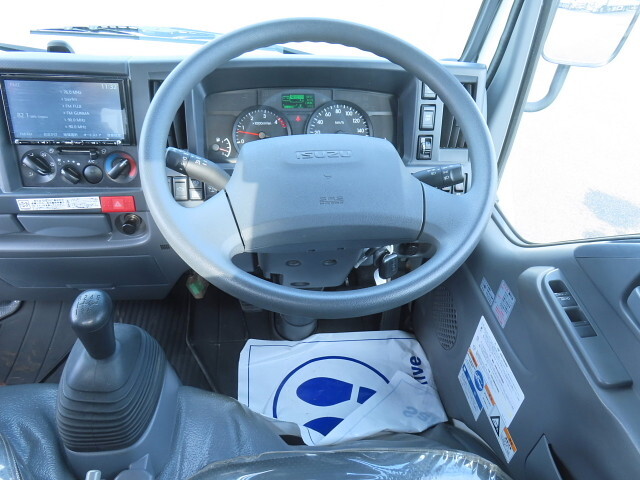 いすゞエルフクレーン3段小型（2t・3t）[写真26]