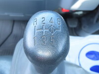 いすゞエルフクレーン3段小型（2t・3t）[写真30]