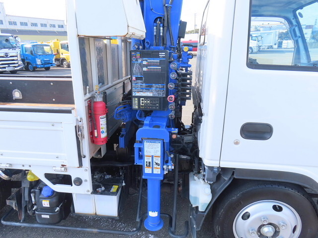 いすゞエルフクレーン3段小型（2t・3t）[写真32]