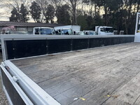 いすゞフォワード平ボディ中型（4t）[写真12]