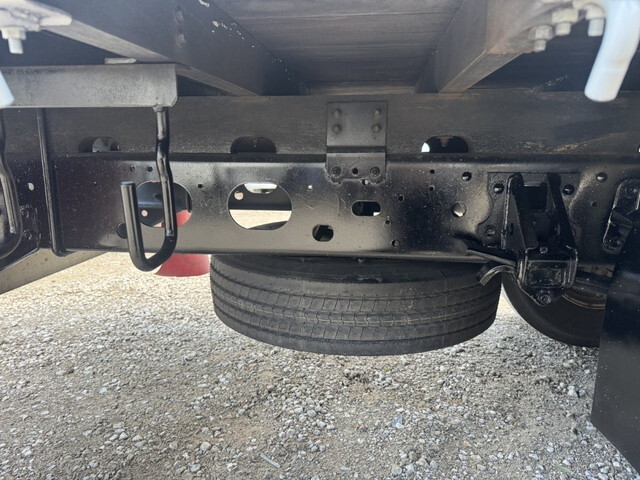 いすゞフォワード平ボディ中型（4t）[写真28]