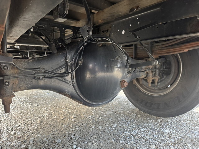 いすゞフォワード平ボディ中型（4t）[写真34]