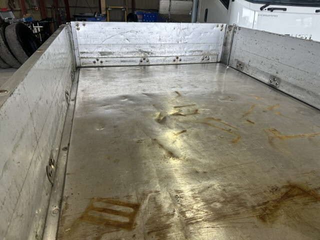 トヨタダイナアルミブロック小型（2t・3t）[写真19]